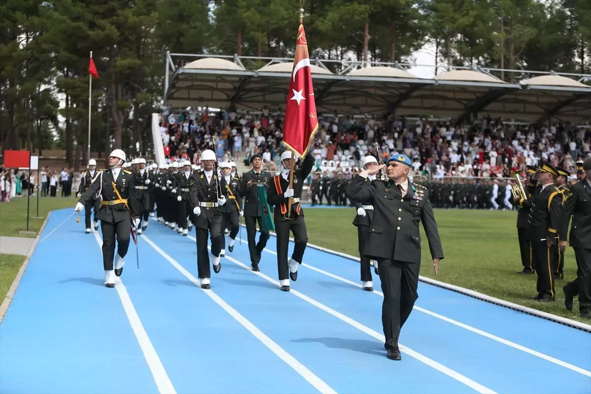 MSÜ Balıkesir Kara Astsubay Meslek Yüksekokulu’nda Diploma ve Sancak Devir Teslim Töreni