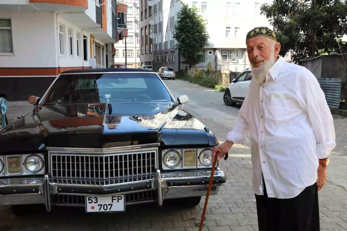 85 Yaşındaki Mustafa Akbeniz’in Klasik Araba Sevdası